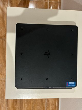PS4, 1TB, + FIFA 19 (solo venta en persona)