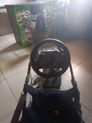 Playseat con Volante y Pedales