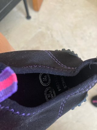 Zapatillas de agua rosas y negras T 29