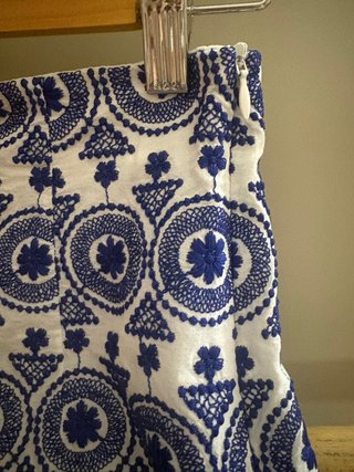 Shorts Zara bordados azul y blanco