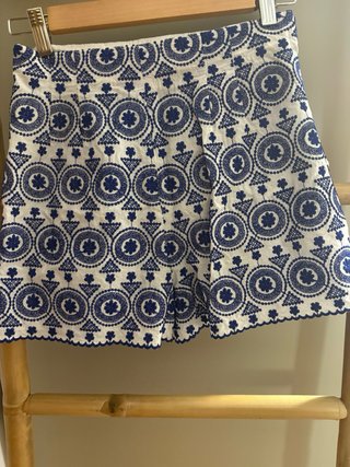 Shorts Zara bordados azul y blanco