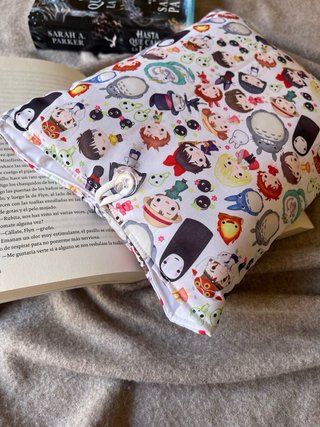 Funda literaria Totoro