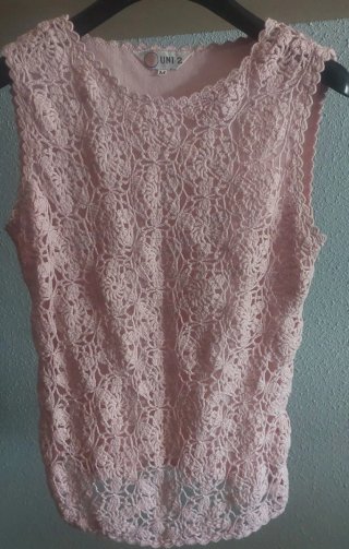 Top de ganchillo rosa