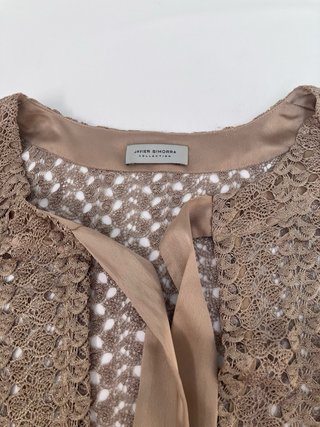 Vestido y chaqueta de encaje beige