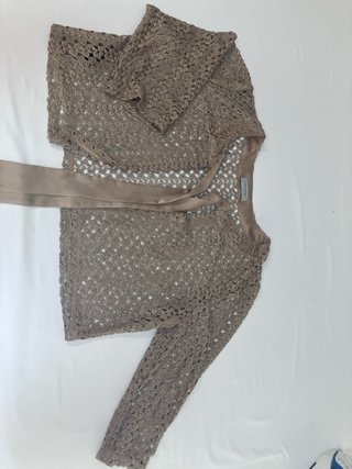 Vestido y chaqueta de encaje beige