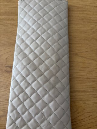 Funda para plancha de pelo Remington beige