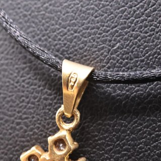 Colgante Cruz Oro 18k con Piedras Blancas