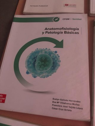 Libros 1° CFGM Farmacia y parafarmacia