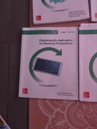 Libros 1° CFGM Farmacia y parafarmacia