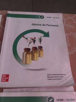 Libros 1° CFGM Farmacia y parafarmacia