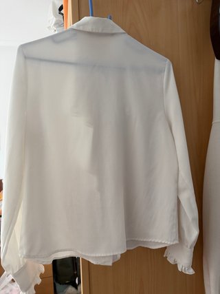 Blusa Zara blanca con volantes