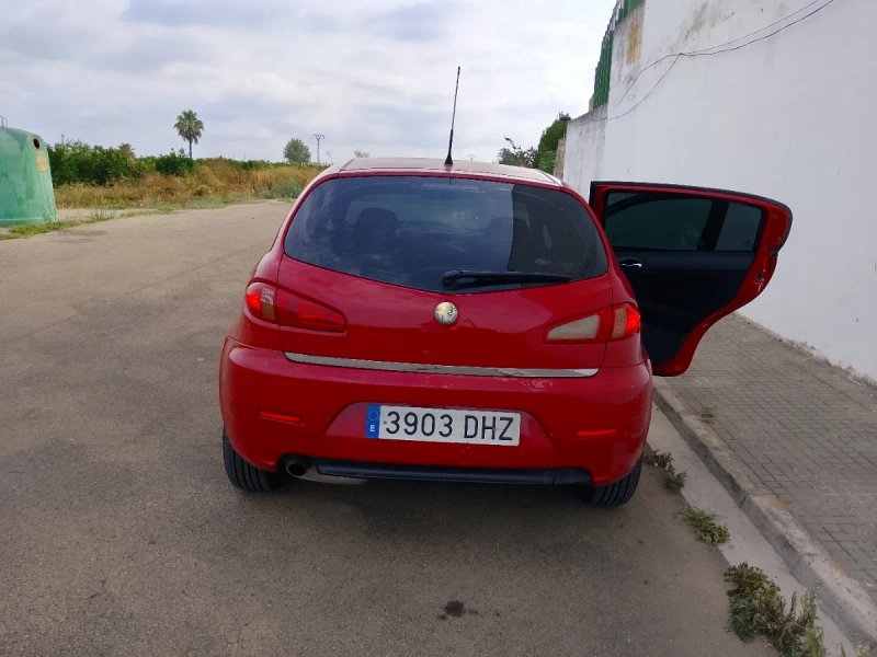 Alfa Romeo 147 2005 - foto 1