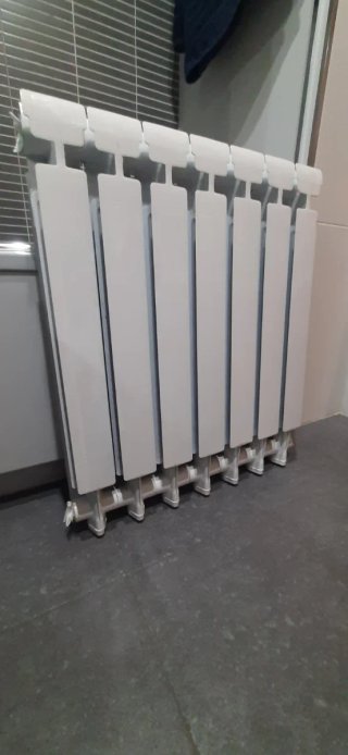 Radiador de agua blanco