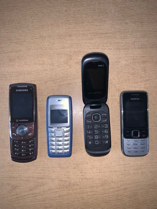 Lotto di 8 cellulari Huawei, Samsung, Sony