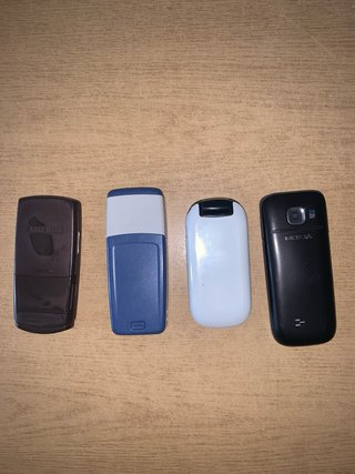 Lotto di 8 cellulari Huawei, Samsung, Sony