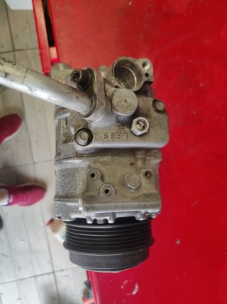 Compresor de aire acondicionado