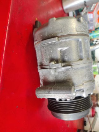 Compresor de aire acondicionado