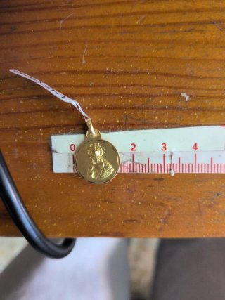 Medalla Macarena Oro 18k Pequeña
