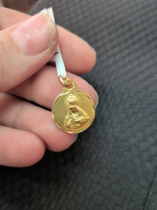 Medalla Macarena Oro 18k Pequeña