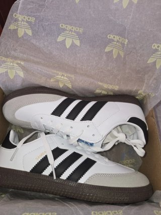 Adidas Bambas Hombre y Mujer Blancas y Negras