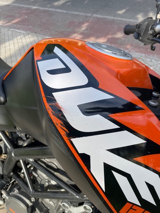 KTM Duke 125 2012 Naranja y Negra