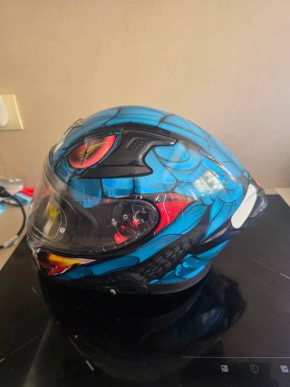 Casco Moto Azul con Diseño X