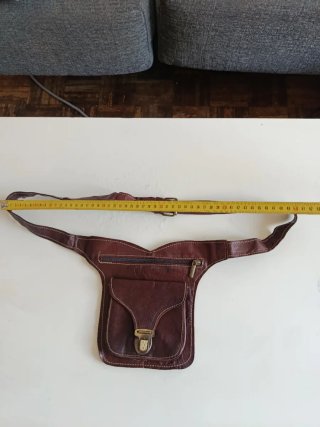 Riñonera de piel marrón nueva