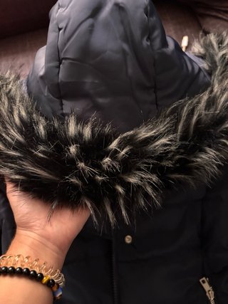 Parka Chaquetón Negro con Capucha Forrada