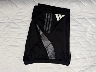 Adidas Pantalón Corto Negro Gris Ajustado