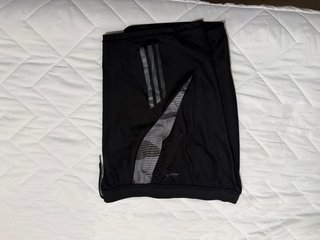 Adidas Pantalón Corto Negro Gris Ajustado
