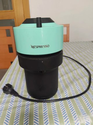 Cafetera Nespresso Poco Usada