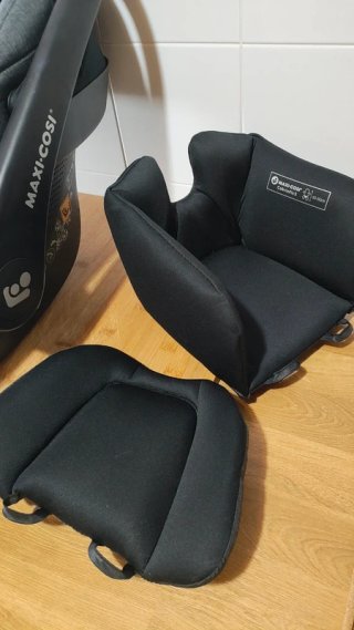Maxi Cosi baby car seat