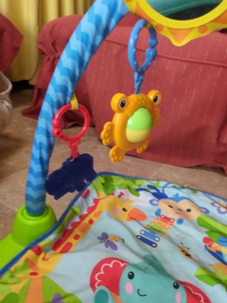Mantita de actividades para bebé con piano