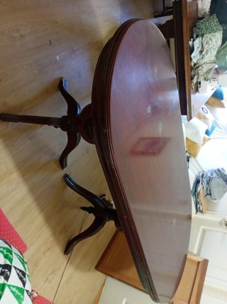Mesa de comedor redonda de madera
