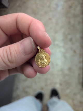Medalla Corazón de Jesús Oro 18k pequeño