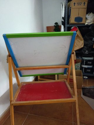 Pizarra infantil de madera