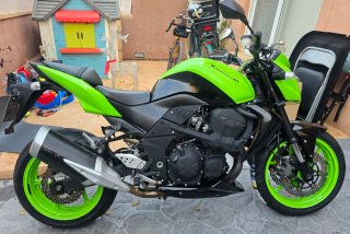 Kawasaki Z750 Verde y Negra