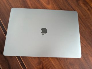MacBook Pro 16