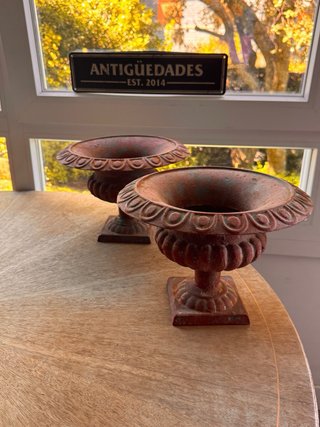 Antigua Pareja de copas hierro fundido francesas