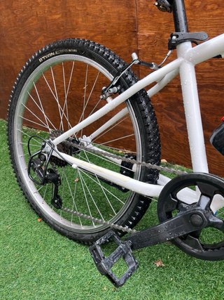 Bicicleta Rockrider bianca