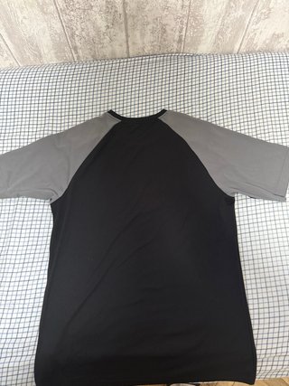 Camiseta Puma Negra y Gris