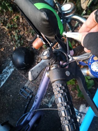 Triciclo con motore elettrico e vano posteriore