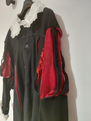 Chaqueta Gótica Negra y Roja