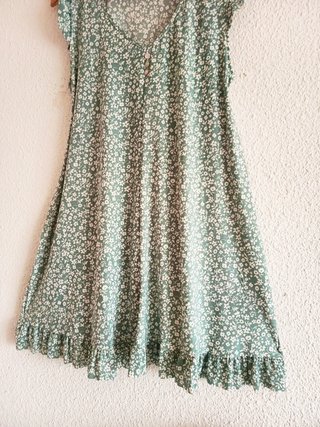 Vestido verde con flores TML