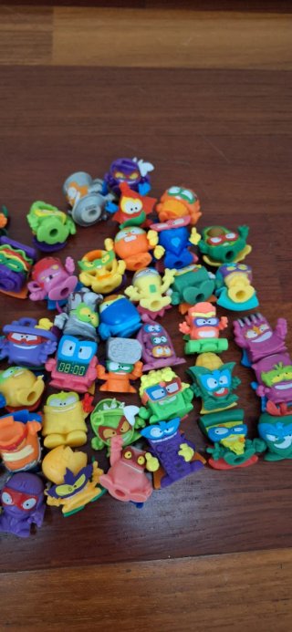 Lote 50 Figuras Superthings