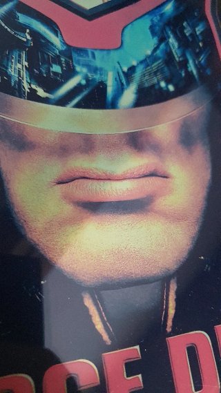 Póster Enmarcado Juez Dredd Papel dorado (A4)