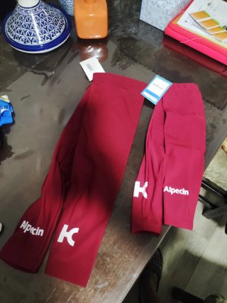 Manguitos y perneras Katusha Alpecin tallas M/S