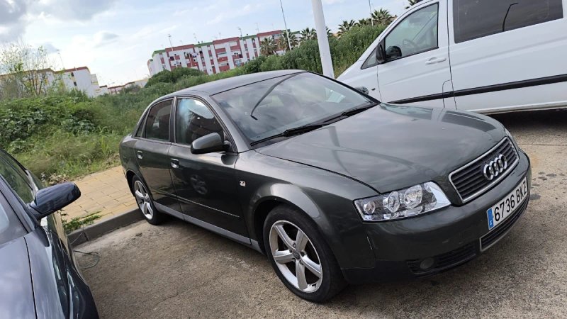 Audi A4 2004 - foto 1