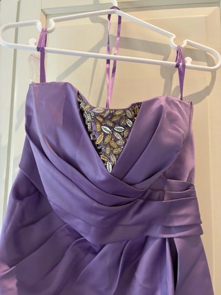 Vestido largo morado para dama de honor
