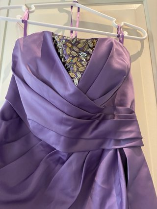 Vestido largo morado para dama de honor